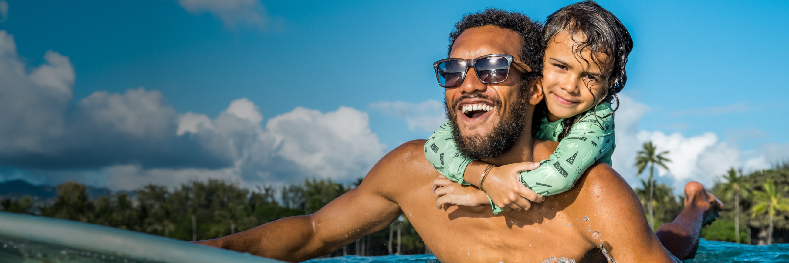 Woman In Water Wearing Arm Bands And Sunglasses Smiling Close Up High-Res  Stock Photo - Getty Images