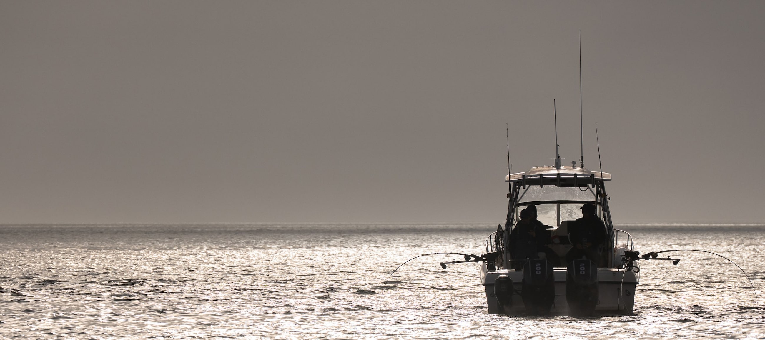 REGRESA A LA ACCIÓN, MÁS ALLÁ DE LO ORDINARIO-Ligeros y versátiles, nuestros lentes se mueven contigo. Diseñados para brindarte comodidad durante todo el día con estilo, ideales para acompañarte en tus aventuras sin perder de vista el horizonte.