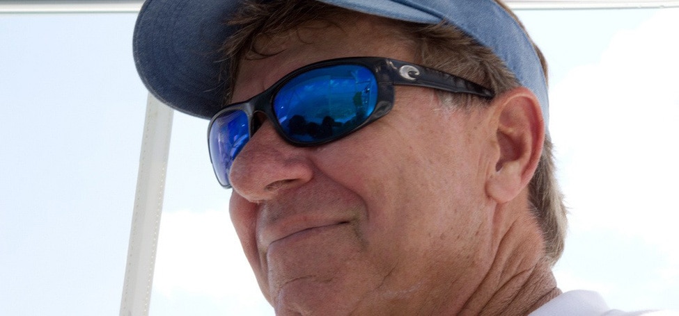 Roy Merritt Senior mira el espectáculo y reflexiona sobre sus años de pesca en Tuna Alley.